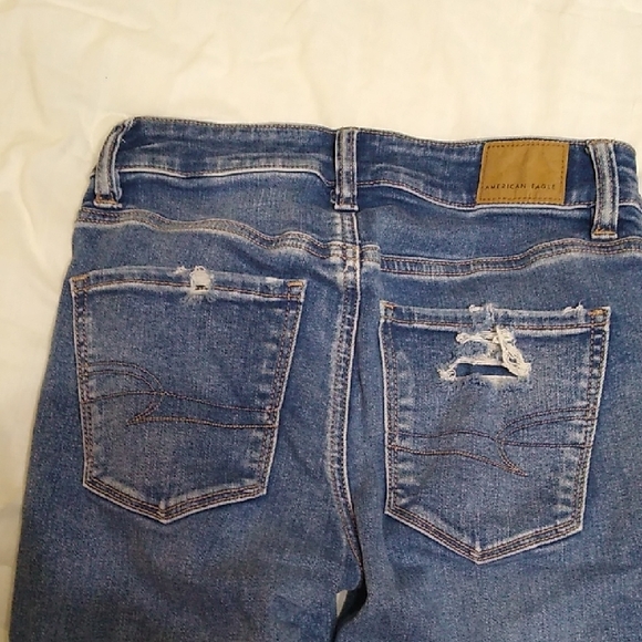American Eagle Outfitters Women's Blue Distressed Jeans - Picture 3 of 3